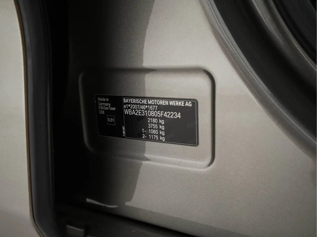 216d High Executive Luxury-Line [7-Pers.] (INCL-BTW) Aut. * LEATHER | FULL-LED | HIFI-SOUND | HEAD-UP | ADAPTIVE-CRUISE | KEYLESS | NAVI-FULLMAP | HEATED-SPORTSEATS | PRIVACY-GLASS | ECC | P