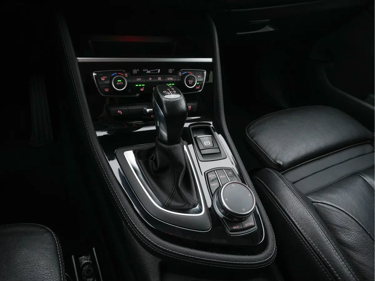 216d High Executive Luxury-Line [7-Pers.] (INCL-BTW) Aut. * LEATHER | FULL-LED | HIFI-SOUND | HEAD-UP | ADAPTIVE-CRUISE | KEYLESS | NAVI-FULLMAP | HEATED-SPORTSEATS | PRIVACY-GLASS | ECC | P
