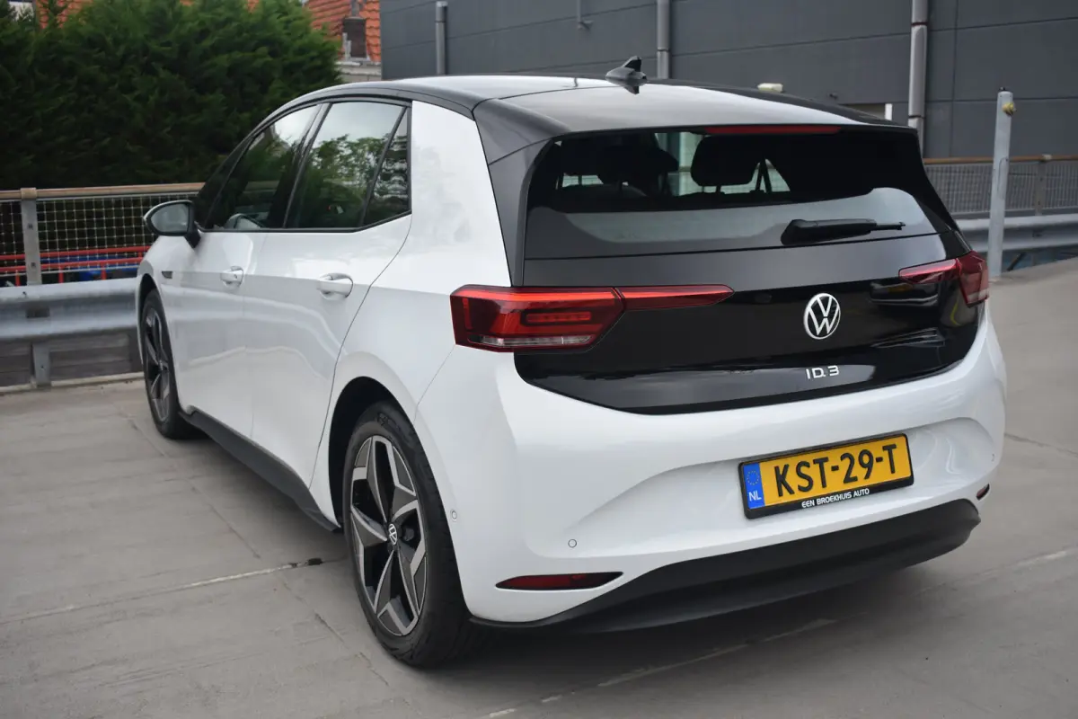 Pro S 204PK 77 kWh | ACC | Navigatie | Apple Carplay & Android Auto | Warmtepomp | Multimedia pakket | Assistance pakket