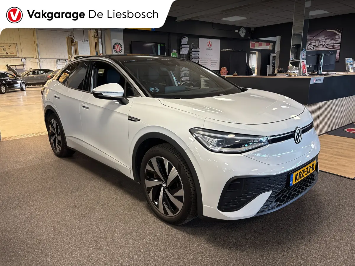 ID.5 Pro 77 kWh / Soh 95,2 / warmtepomp / trekhaak / head up / memory / carplay