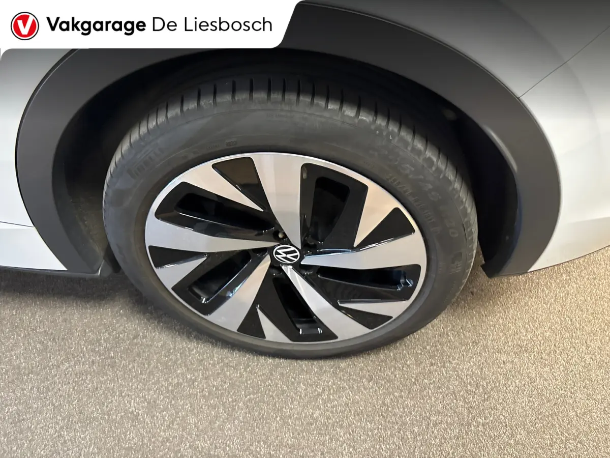 ID.5 Pro 77 kWh / Soh 95,2 / warmtepomp / trekhaak / head up / memory / carplay