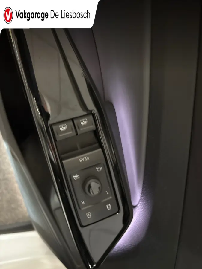 ID.5 Pro 77 kWh / Soh 95,2 / warmtepomp / trekhaak / head up / memory / carplay