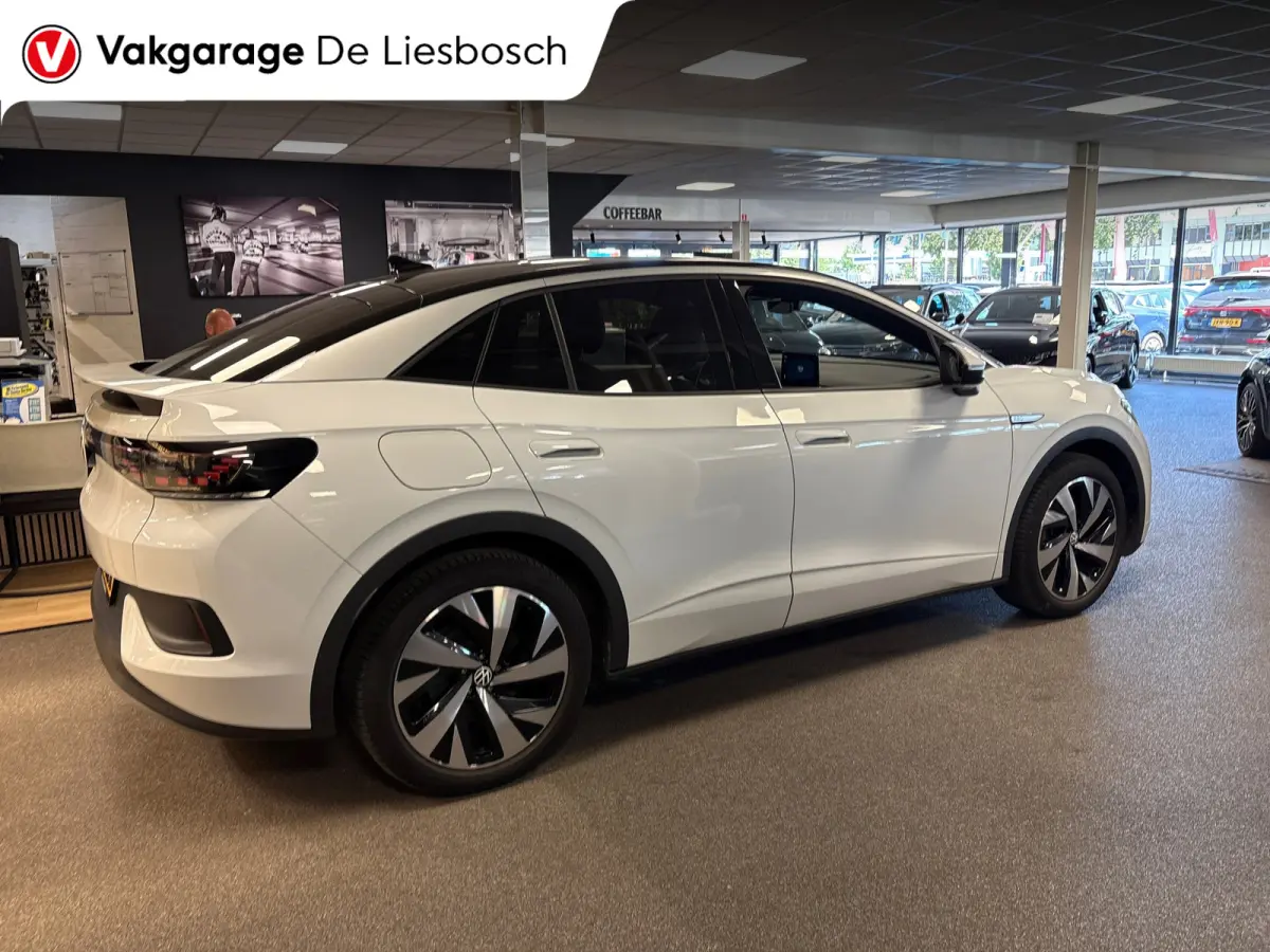 ID.5 Pro 77 kWh / Soh 95,2 / warmtepomp / trekhaak / head up / memory / carplay