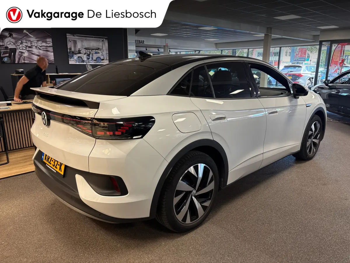 ID.5 Pro 77 kWh / Soh 95,2 / warmtepomp / trekhaak / head up / memory / carplay