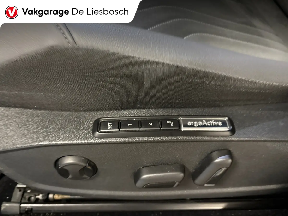 ID.5 Pro 77 kWh / Soh 95,2 / warmtepomp / trekhaak / head up / memory / carplay