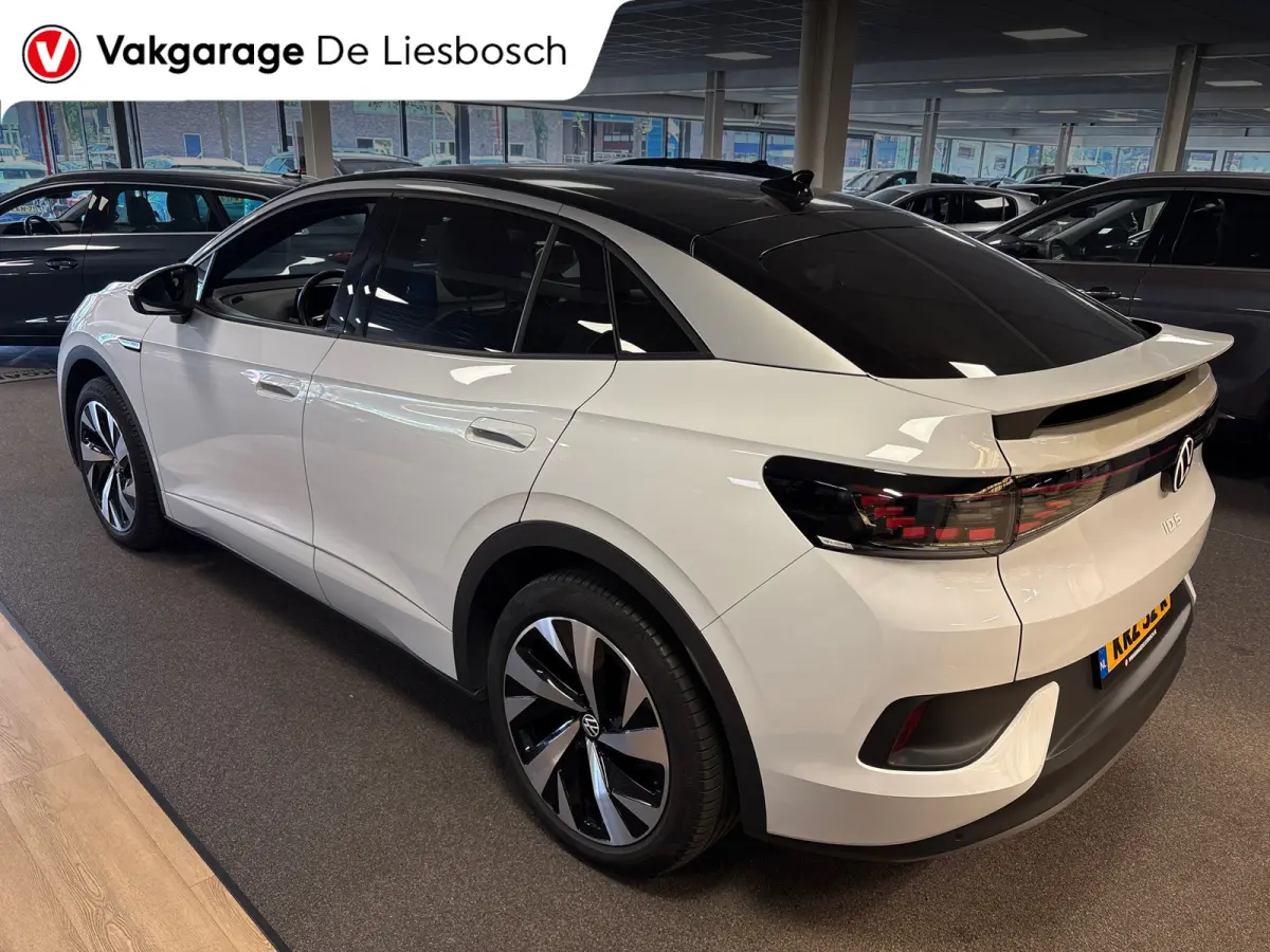 ID.5 Pro 77 kWh / Soh 95,2 / warmtepomp / trekhaak / head up / memory / carplay