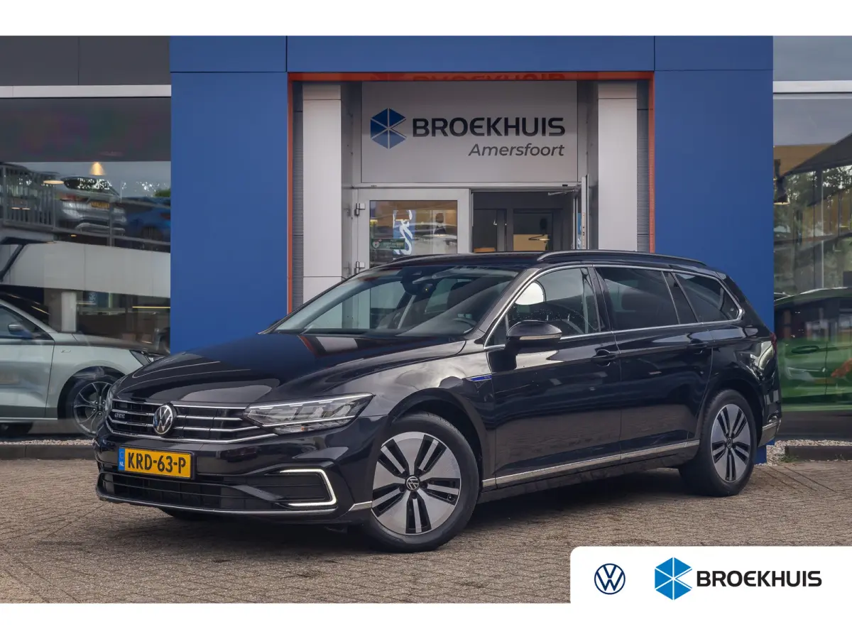 1.4 TSI PHEV GTE Business | ACC | Stoelverwarming | Camera | LED Matrix | 17'' | | Achteruitrijcamera | Cruise control adaptief | Elektrisch bedienbare achterklep met sensorsturing