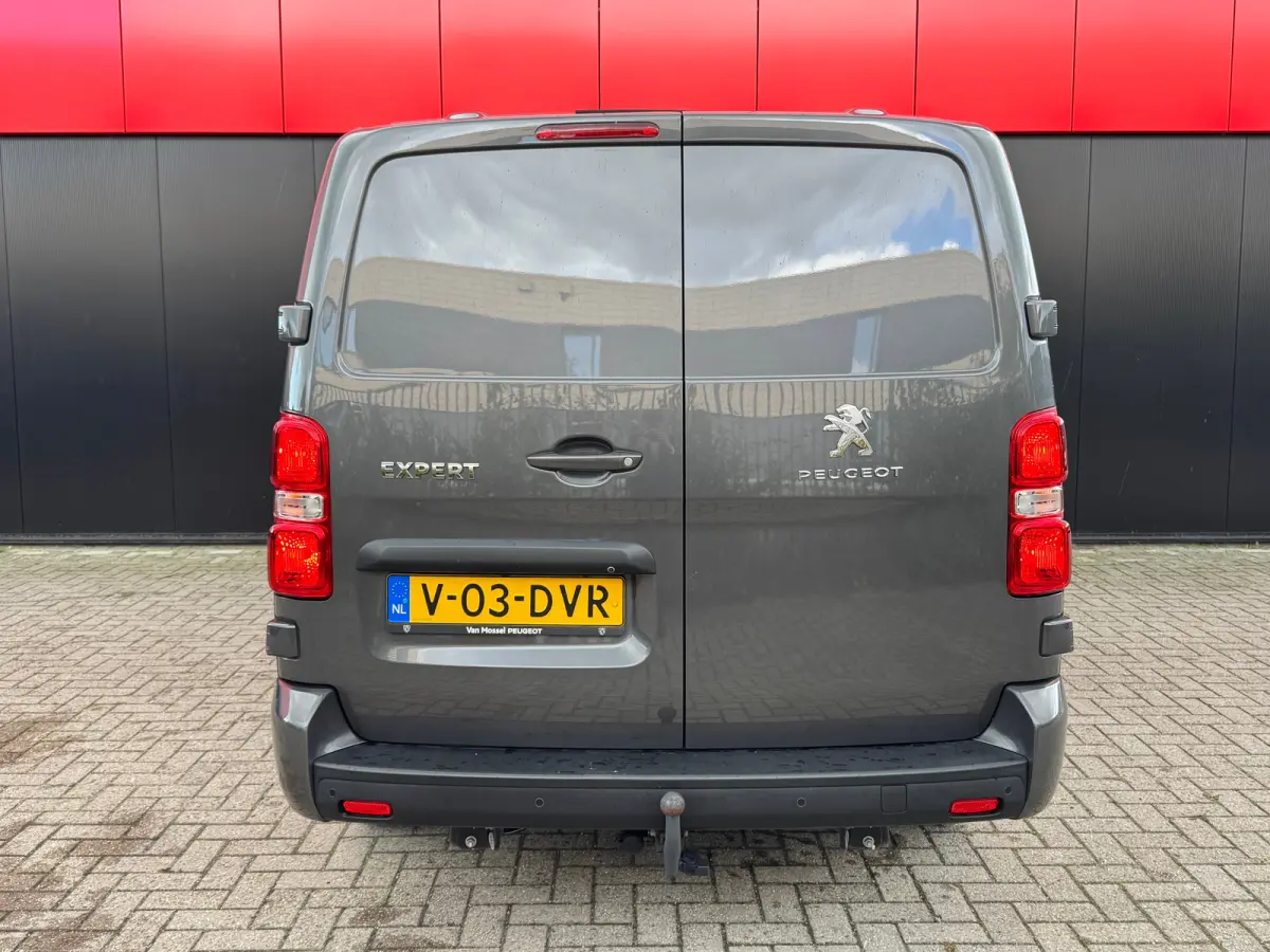 2.0 BlueHDI 180 S&S DC DC | Trekhaak | Dubbele schuifdeur | Navigatie | Camera | Cruise Control | 2 zitplaatsen rechtsvoor | Armsteun voor | Bluetooth telefoonvoorbereiding