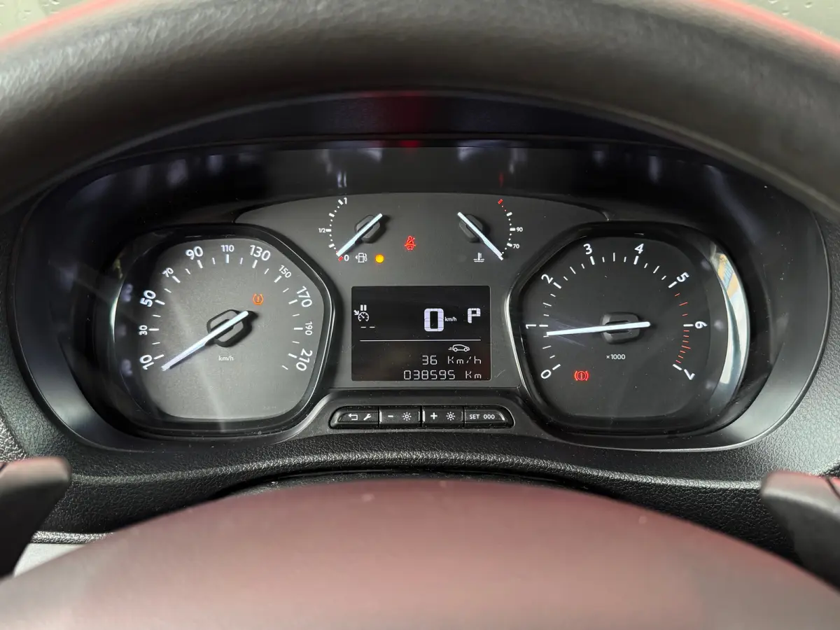 2.0 BlueHDI 180 S&S DC DC | Trekhaak | Dubbele schuifdeur | Navigatie | Camera | Cruise Control | 2 zitplaatsen rechtsvoor | Armsteun voor | Bluetooth telefoonvoorbereiding