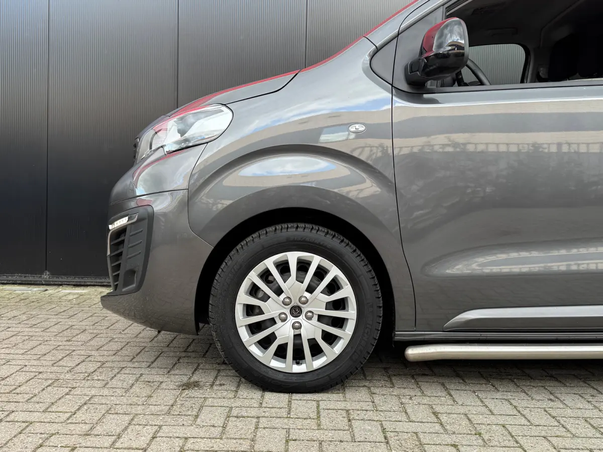 2.0 BlueHDI 180 S&S DC DC | Trekhaak | Dubbele schuifdeur | Navigatie | Camera | Cruise Control | 2 zitplaatsen rechtsvoor | Armsteun voor | Bluetooth telefoonvoorbereiding