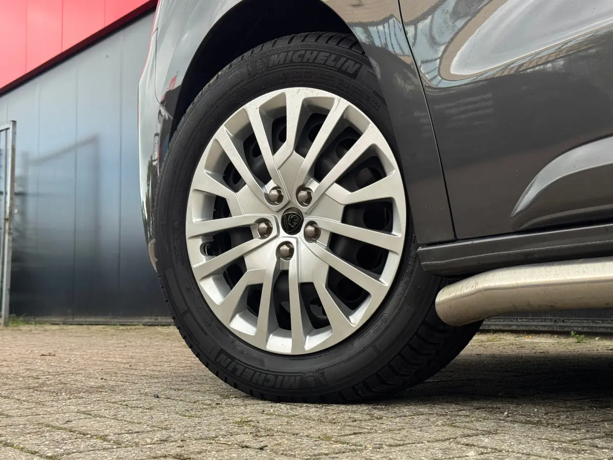 2.0 BlueHDI 180 S&S DC DC | Trekhaak | Dubbele schuifdeur | Navigatie | Camera | Cruise Control | 2 zitplaatsen rechtsvoor | Armsteun voor | Bluetooth telefoonvoorbereiding