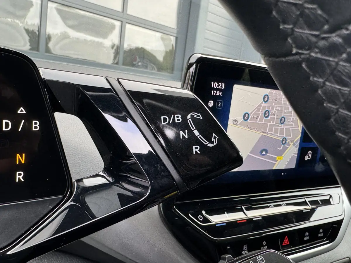 PRO 77 KWH (96% SOH) I STOELVERWARMING I P-CAMERA I NAVIGATIESYSTEEM I GROOT ACCUPAKKET