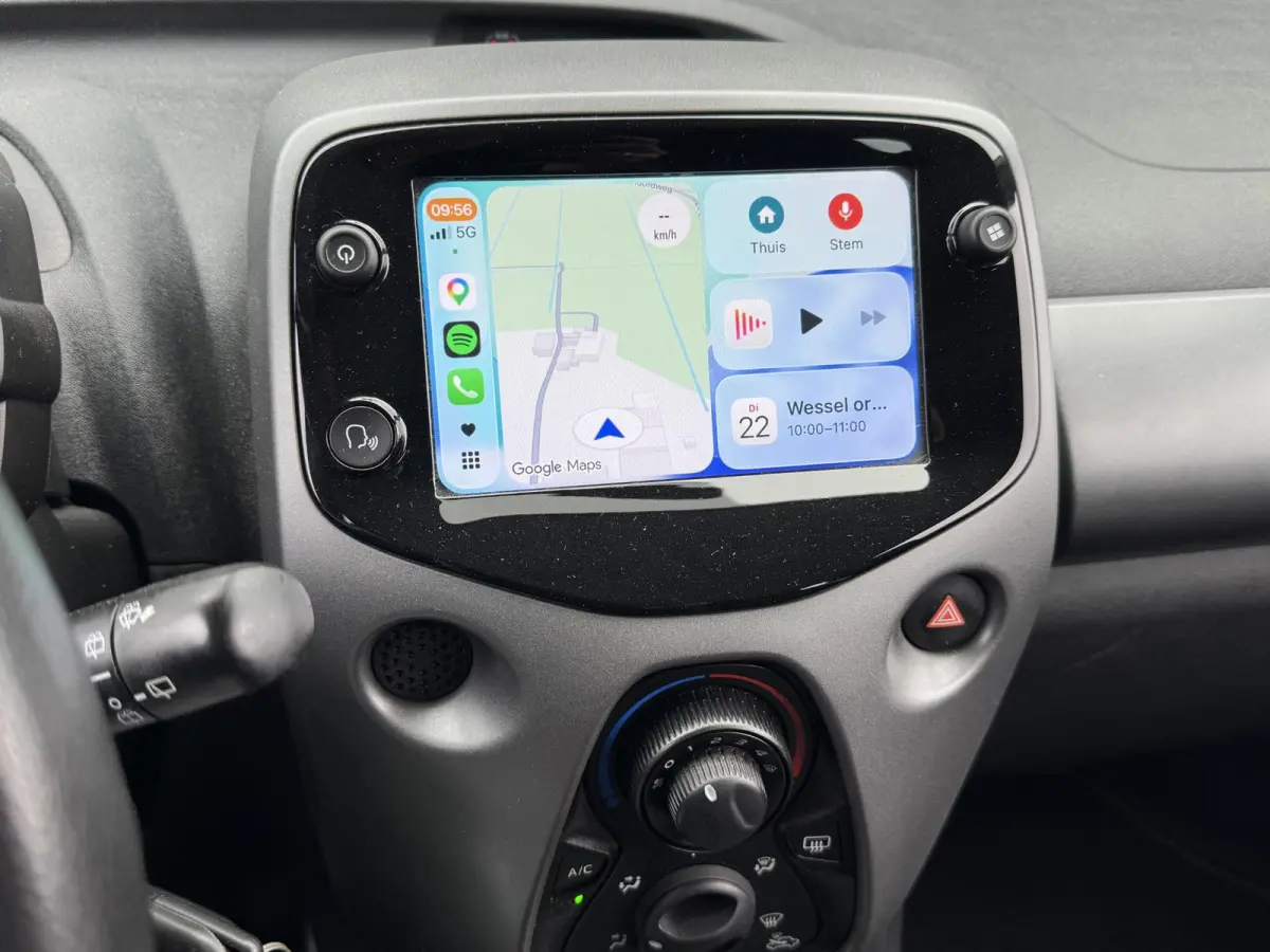 1.0 VVT-I X-PLAY I APPLE CARPLAY I ANDROID AUTO I P-CAMERA I 5-DEURS I UNIEKE KM-STAND