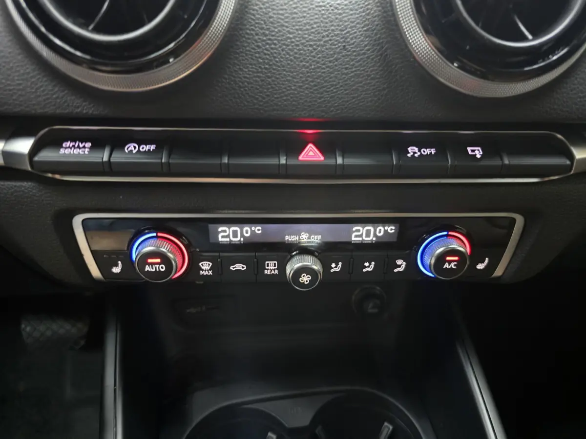 1.0 TFSI Sport Lease Edition Full LED Leder Navi Clima Cruise LM