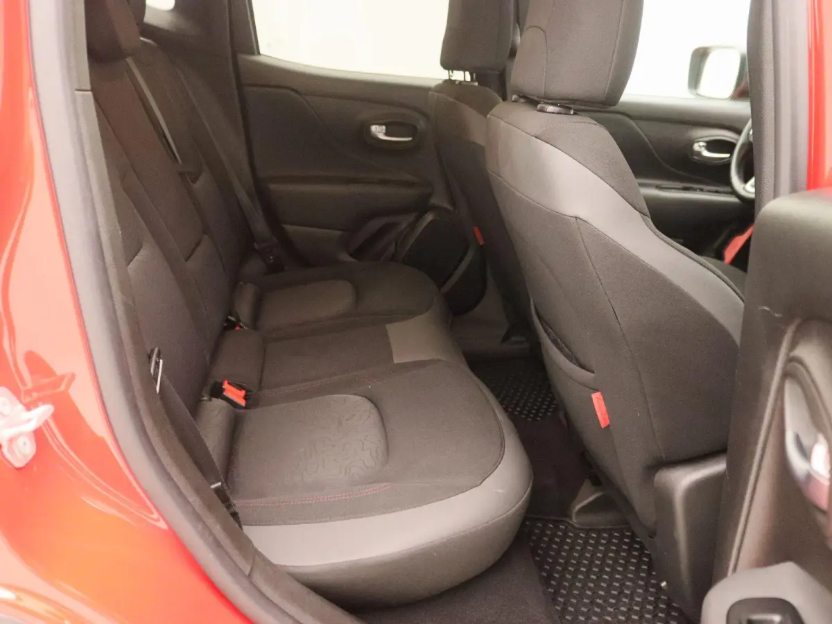 4xe 240 Plug-in Hybrid Electric Trailhawk | Carplay | Lane Assist | Camera | Cruise Control |