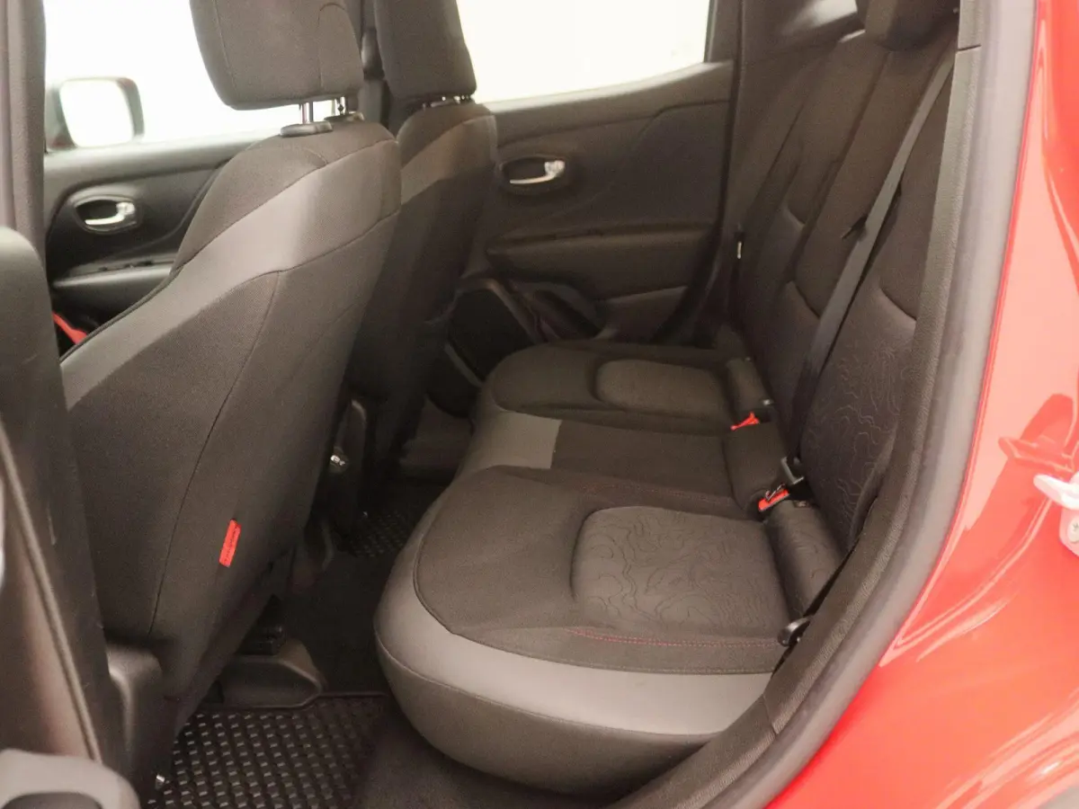 4xe 240 Plug-in Hybrid Electric Trailhawk | Carplay | Lane Assist | Camera | Cruise Control |