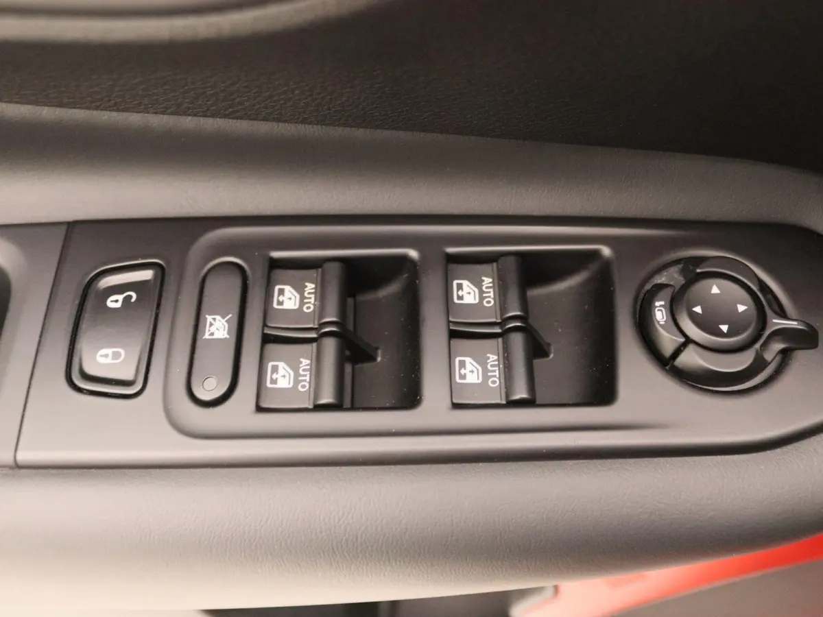 4xe 240 Plug-in Hybrid Electric Trailhawk | Carplay | Lane Assist | Camera | Cruise Control |
