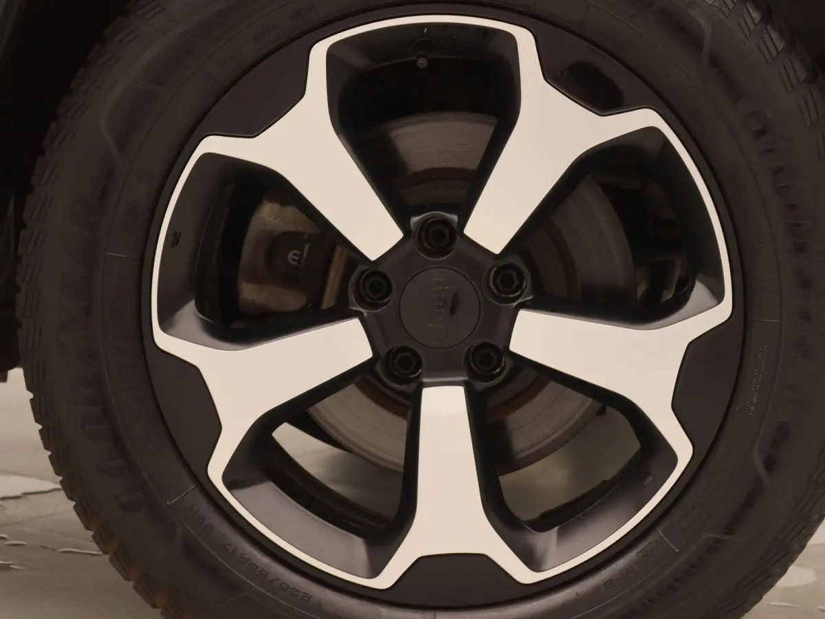 4xe 240 Plug-in Hybrid Electric Trailhawk | Carplay | Lane Assist | Camera | Cruise Control |
