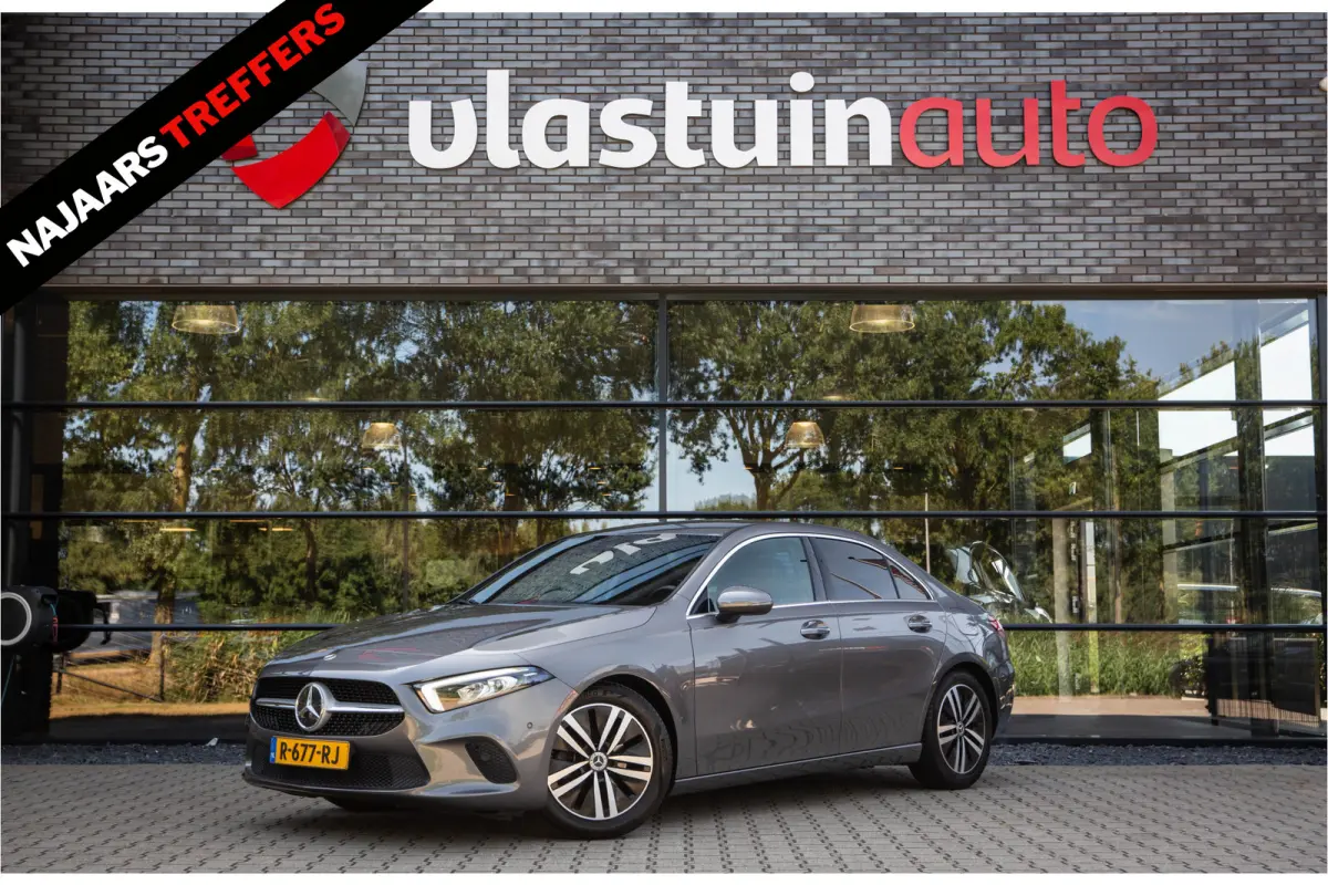 180 Premium Plus , Adaptive cruise control, Sfeerverlichting, Stoelverwarming, Achteruitrijcamera