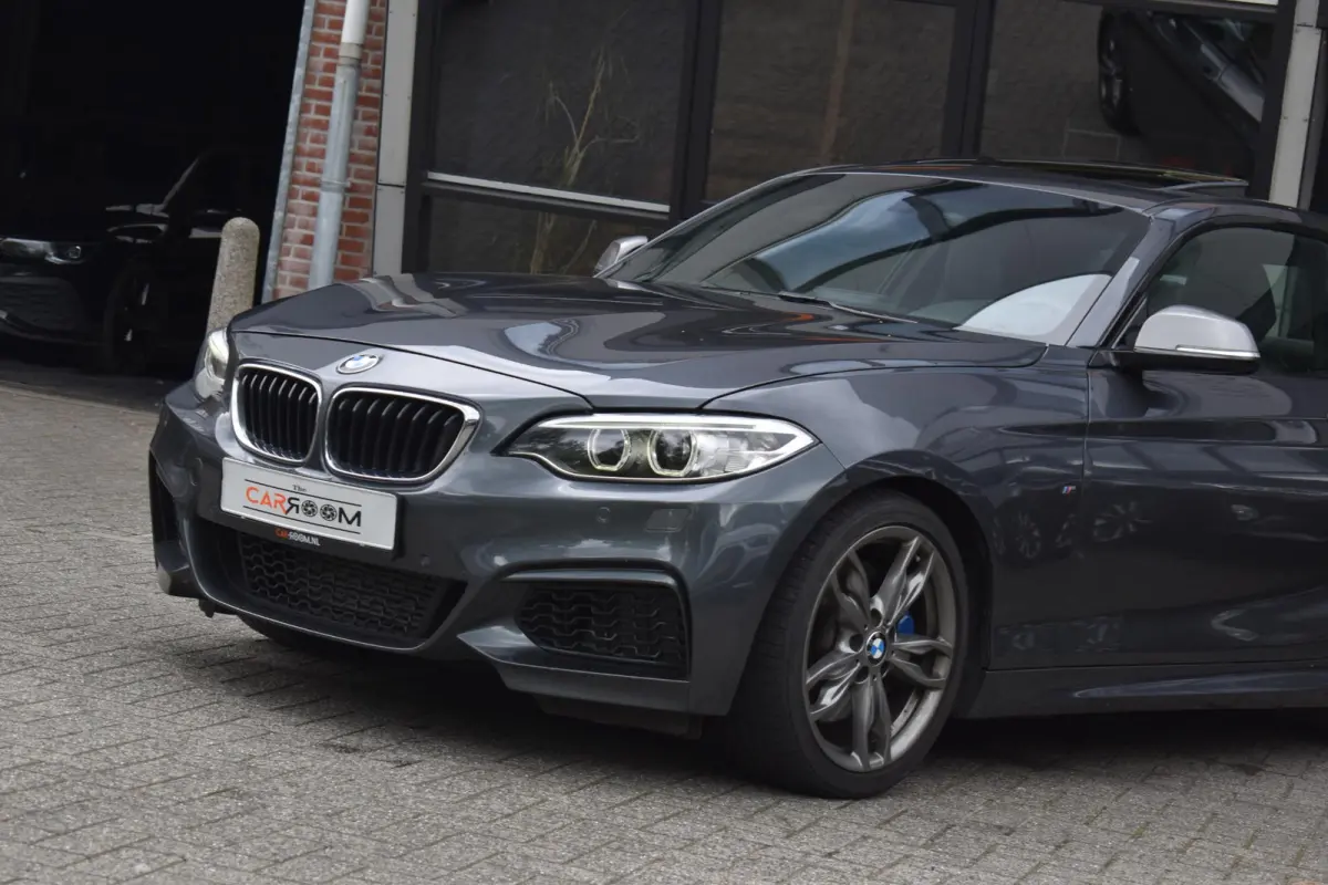 M235i High Executive Keyless Pano H/K Camera
