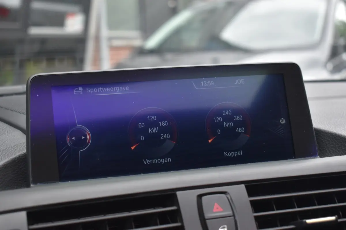 M235i High Executive Keyless Pano H/K Camera
