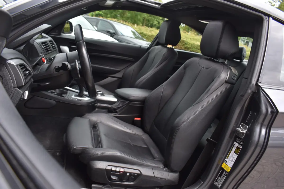 M235i High Executive Keyless Pano H/K Camera
