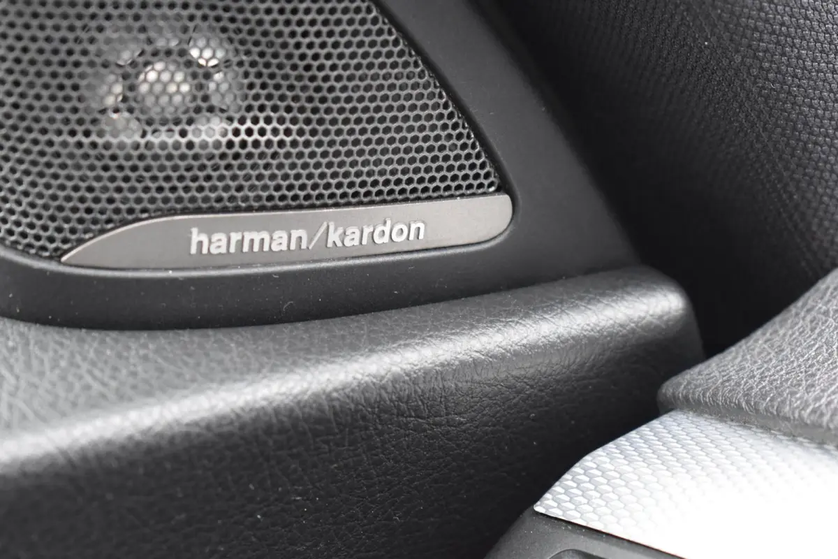 M235i High Executive Keyless Pano H/K Camera