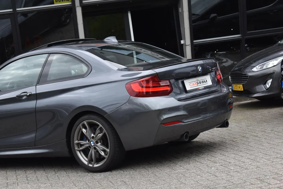 M235i High Executive Keyless Pano H/K Camera