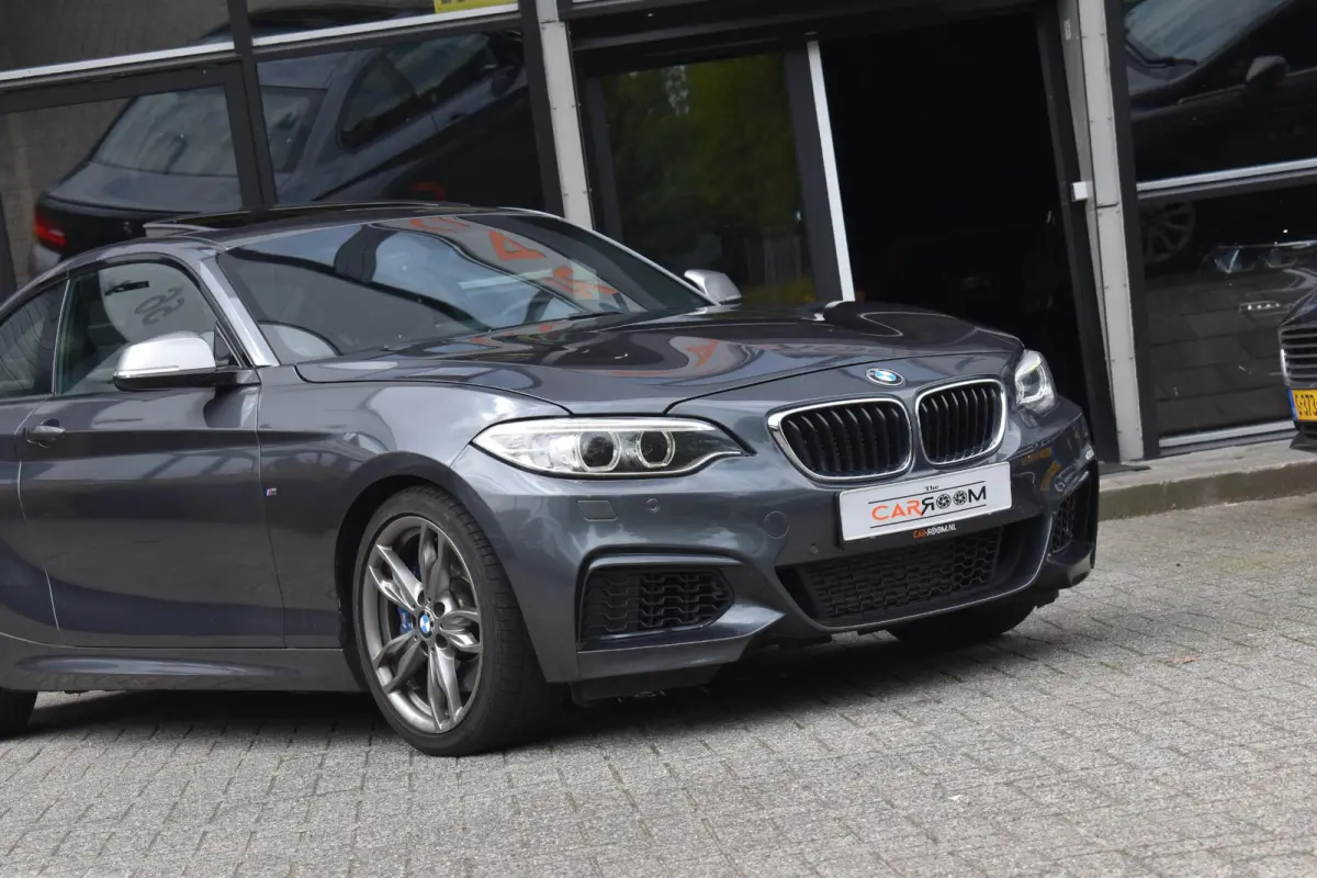 M235i High Executive Keyless Pano H/K Camera