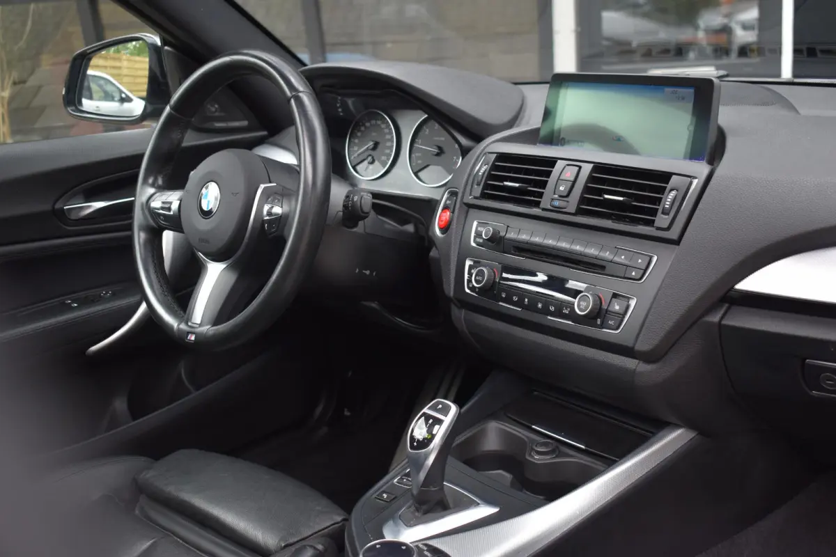 M235i High Executive Keyless Pano H/K Camera