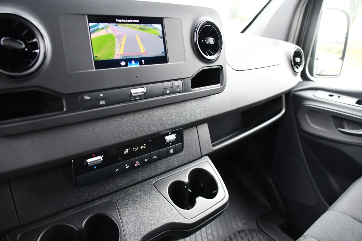 317 1.9 CDI L2H1 RWD Black Edition Camera, Cruise, Carplay, 170pk, Automaat, LED, Multimedia,  Stoelverwarming, UNIEK