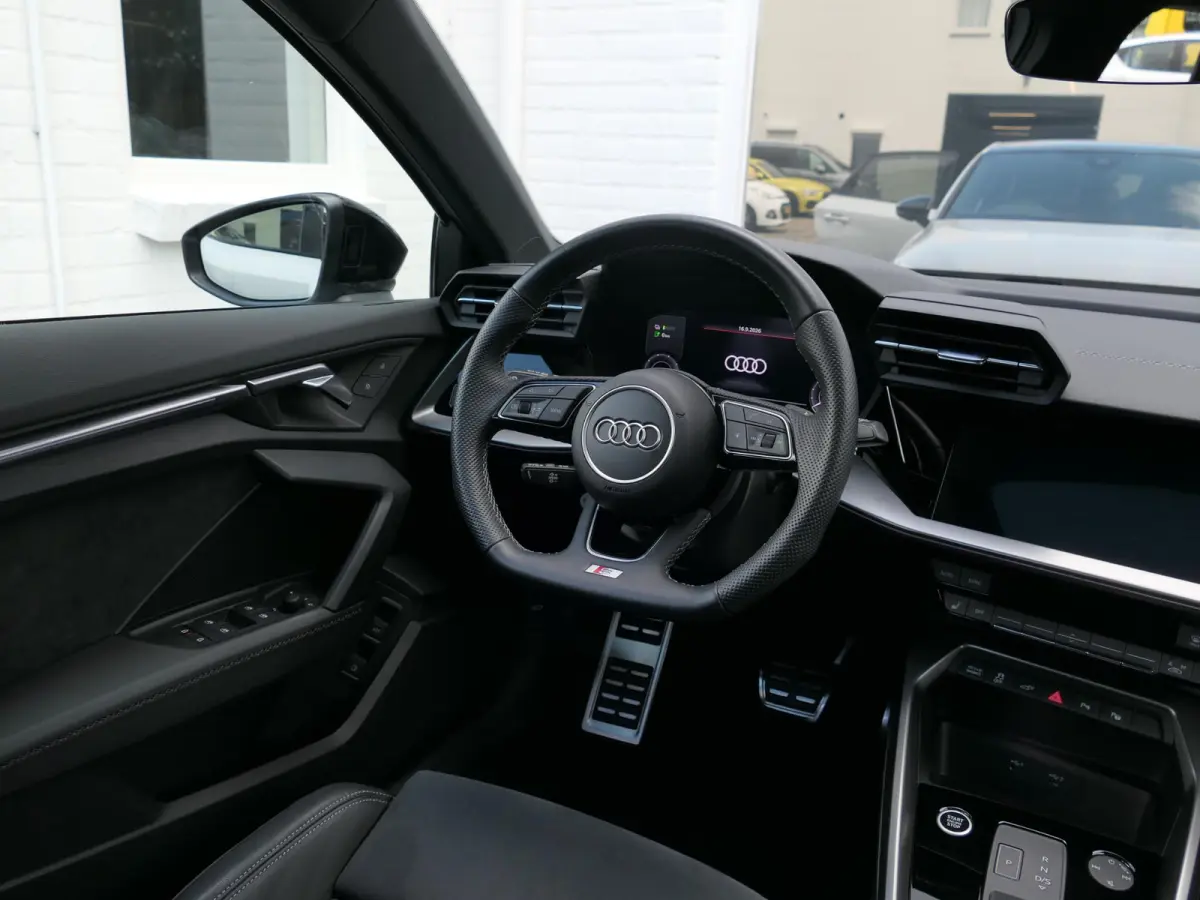 45 TFSI e S-line Competition | Black optic | Panoramadak | Elektrisch verstelbare alcantara-/lederen sportstoelen | Maxtrix LED | Apple-/Android Carplay | Sportstuur | Sfeerverlichting