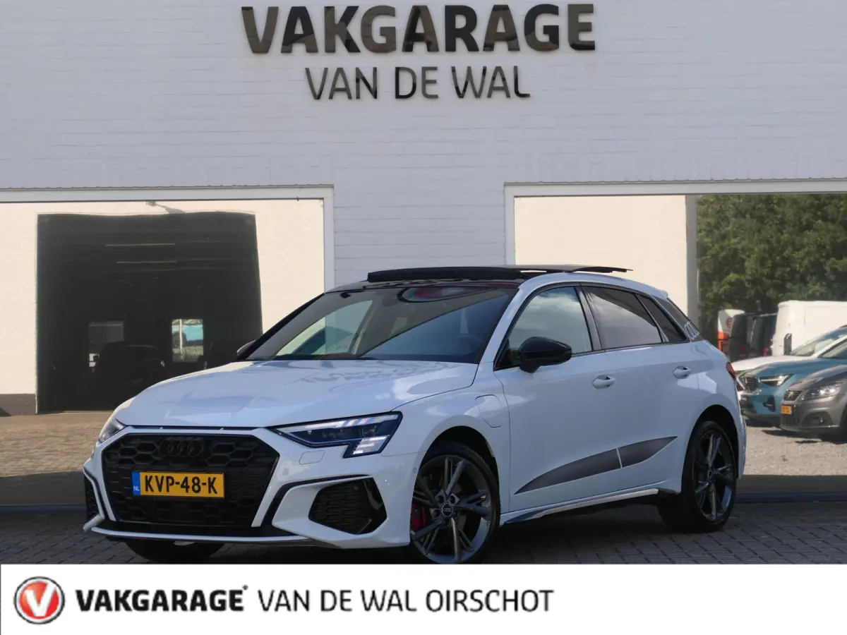 45 TFSI e S-line Competition | Black optic | Panoramadak | Elektrisch verstelbare alcantara-/lederen sportstoelen | Maxtrix LED | Apple-/Android Carplay | Sportstuur | Sfeerverlichting