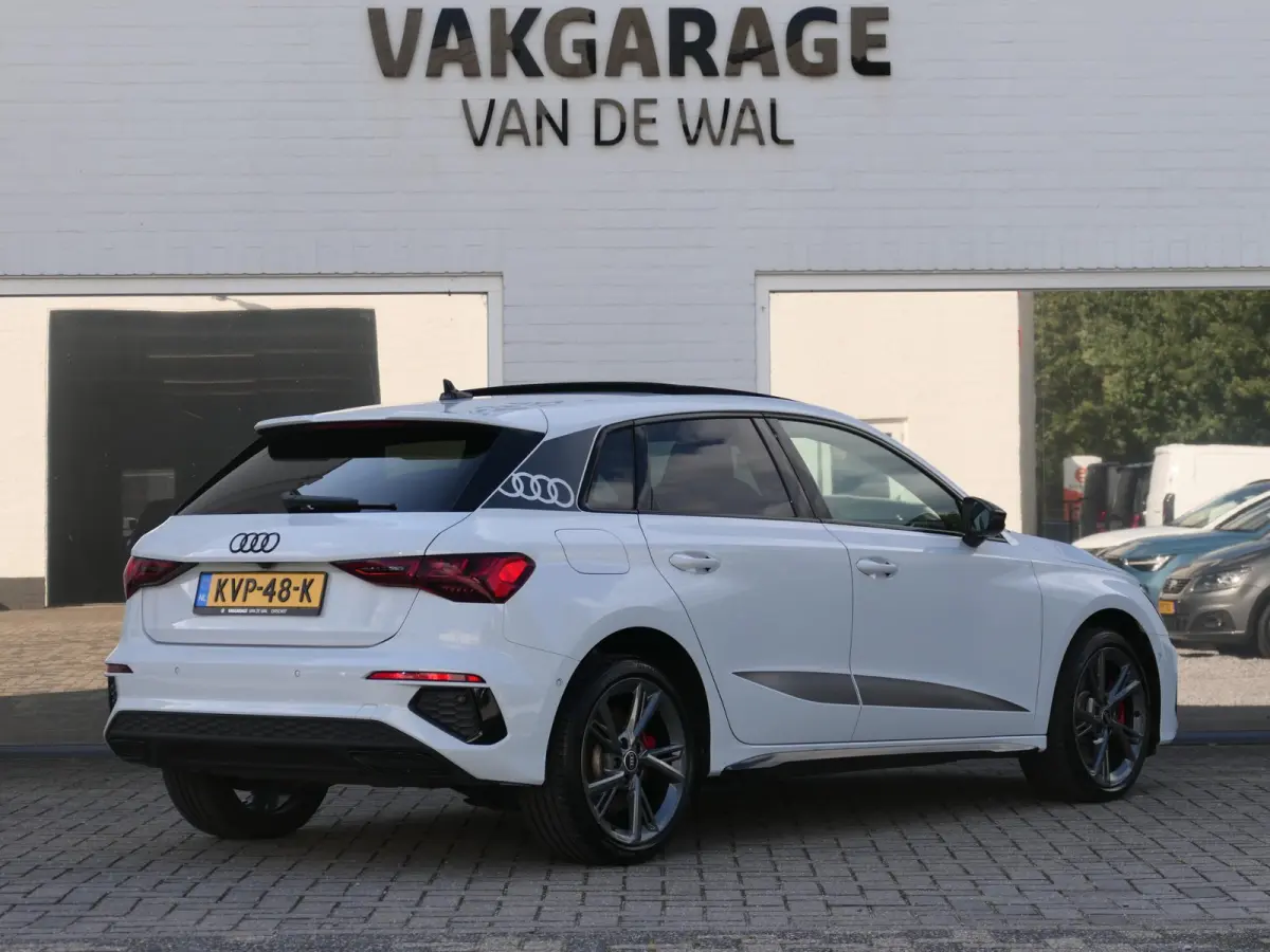 45 TFSI e S-line Competition | Black optic | Panoramadak | Elektrisch verstelbare alcantara-/lederen sportstoelen | Maxtrix LED | Apple-/Android Carplay | Sportstuur | Sfeerverlichting