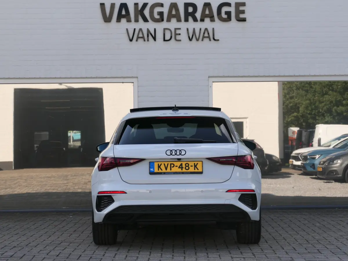 45 TFSI e S-line Competition | Black optic | Panoramadak | Elektrisch verstelbare alcantara-/lederen sportstoelen | Maxtrix LED | Apple-/Android Carplay | Sportstuur | Sfeerverlichting