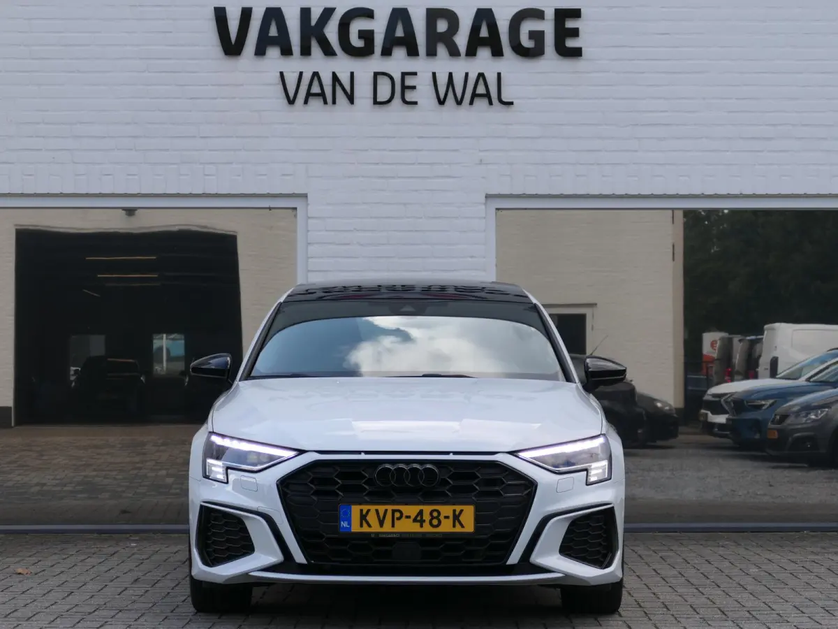 45 TFSI e S-line Competition | Black optic | Panoramadak | Elektrisch verstelbare alcantara-/lederen sportstoelen | Maxtrix LED | Apple-/Android Carplay | Sportstuur | Sfeerverlichting