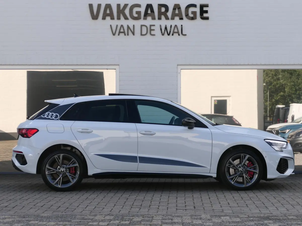 45 TFSI e S-line Competition | Black optic | Panoramadak | Elektrisch verstelbare alcantara-/lederen sportstoelen | Maxtrix LED | Apple-/Android Carplay | Sportstuur | Sfeerverlichting