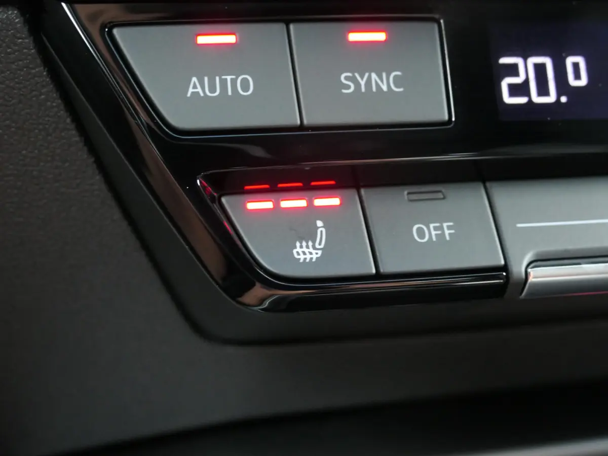 45 TFSI e S-line Competition | Black optic | Panoramadak | Elektrisch verstelbare alcantara-/lederen sportstoelen | Maxtrix LED | Apple-/Android Carplay | Sportstuur | Sfeerverlichting
