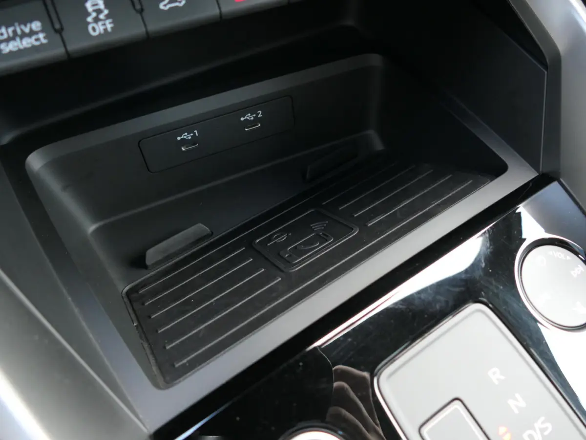 45 TFSI e S-line Competition | Black optic | Panoramadak | Elektrisch verstelbare alcantara-/lederen sportstoelen | Maxtrix LED | Apple-/Android Carplay | Sportstuur | Sfeerverlichting
