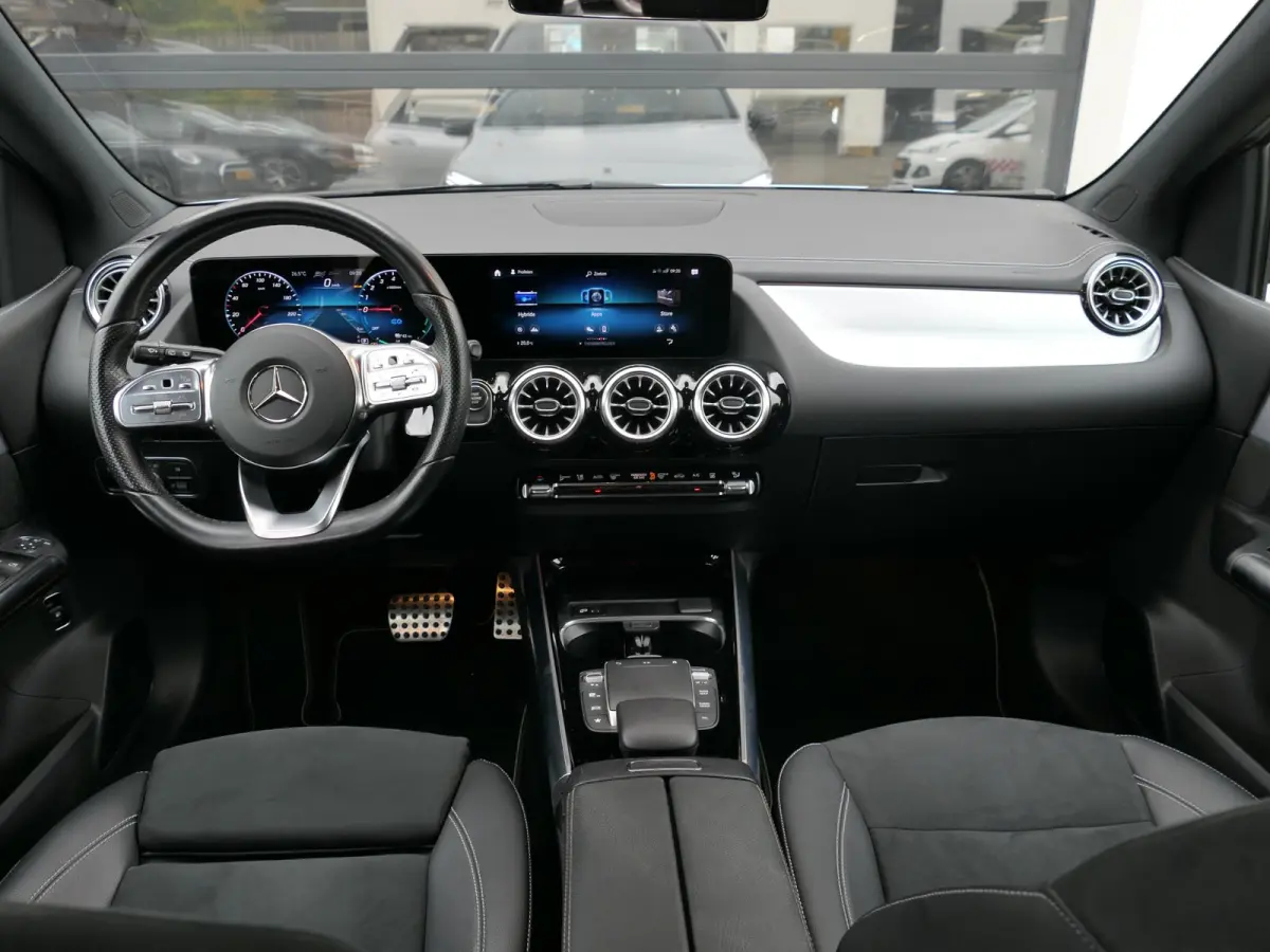 250 e AMG Line | Night pakket | Panoramadak | Trekhaak | MBUX | Apple-/Android Carplay | Multibeam | Achteruitrijcamera | Stoelverwarming | Dealer onderhouden