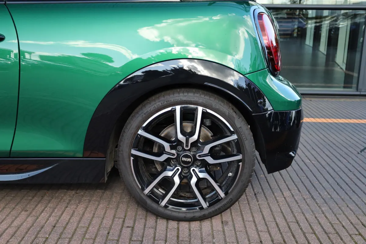 S | John Cooper Works uitvoering + M Pakket