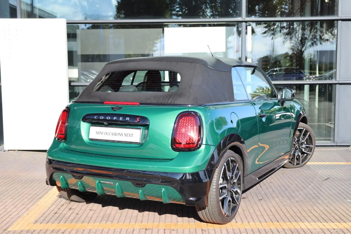 S | John Cooper Works uitvoering + M Pakket