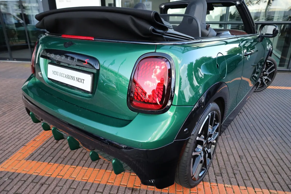 S | John Cooper Works uitvoering + M Pakket