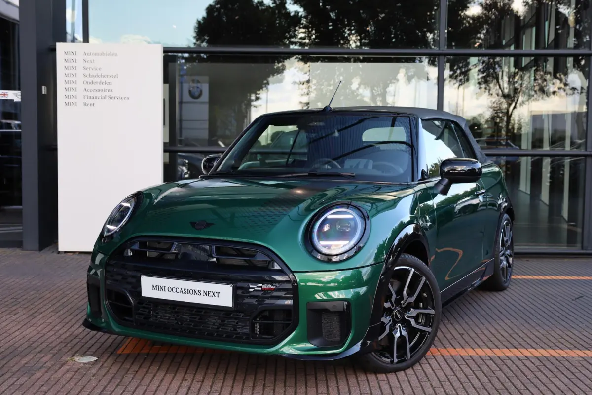 S | John Cooper Works uitvoering + M Pakket