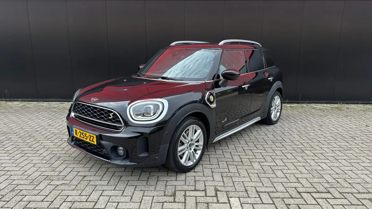 1.5 Cooper ALL4 Chili | Plug-in | Panorama Dak | Achteruitrij Camera | Stoelverwarming Voor | Navigatie | Cruise Control | Climate Control | Elektrische Achterklep | Dealer onderhouden | Pan