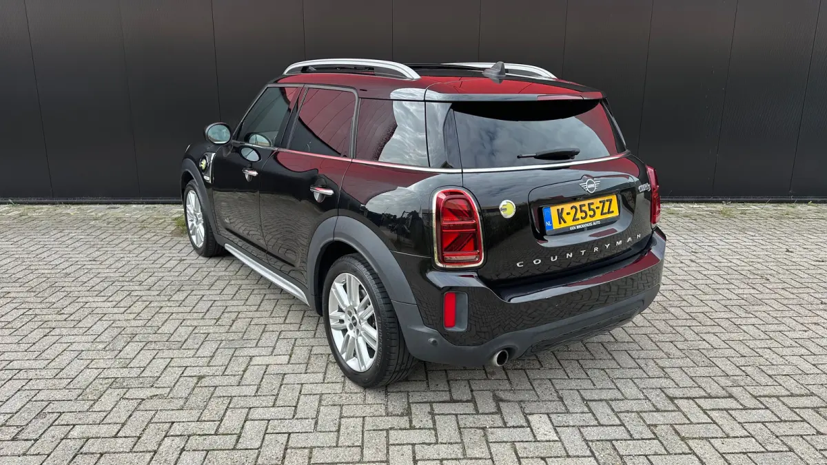 1.5 Cooper ALL4 Chili | Plug-in | Panorama Dak | Achteruitrij Camera | Stoelverwarming Voor | Navigatie | Cruise Control | Climate Control | Elektrische Achterklep | Dealer onderhouden | Pan