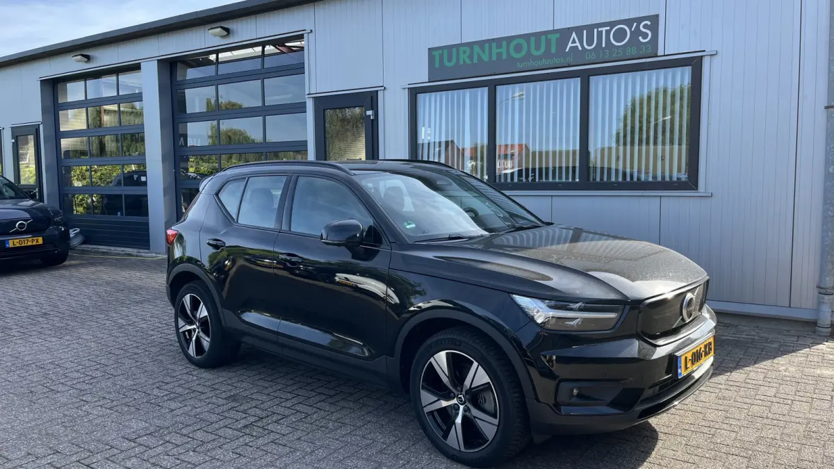 P8 AWD R-Design | Lounge Pack (audio installatie premium, elektrisch glazen panorama-dak, parkeersensor voor, rondomzicht camera) en Seat Pack (elektrisch verstelbare passagiersstoel, elektr