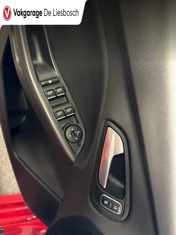 1.5 Red Edition / navi / cruisecontrol / nieuwe motor / super nette staat