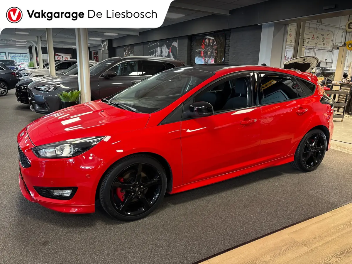 1.5 Red Edition / navi / cruisecontrol / nieuwe motor / super nette staat