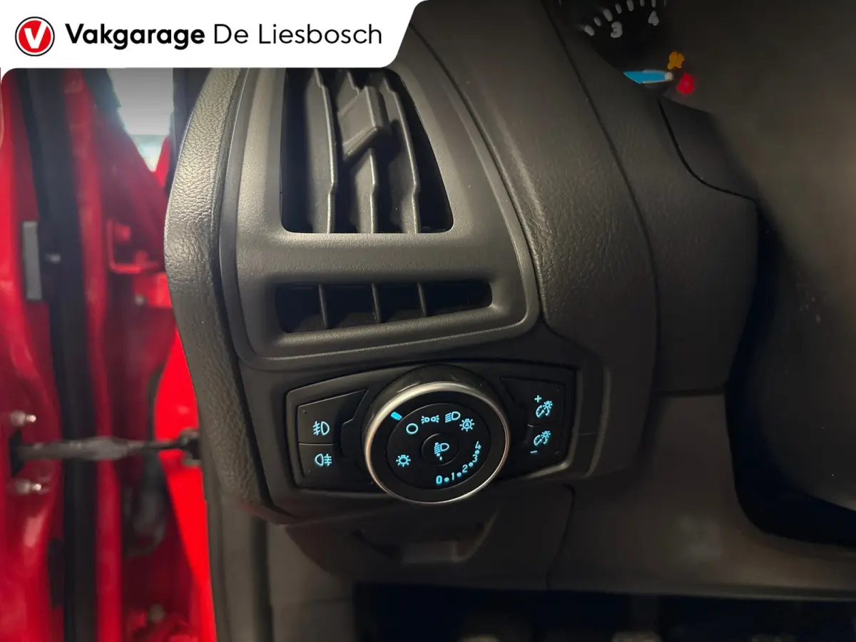 1.5 Red Edition / navi / cruisecontrol / nieuwe motor / super nette staat